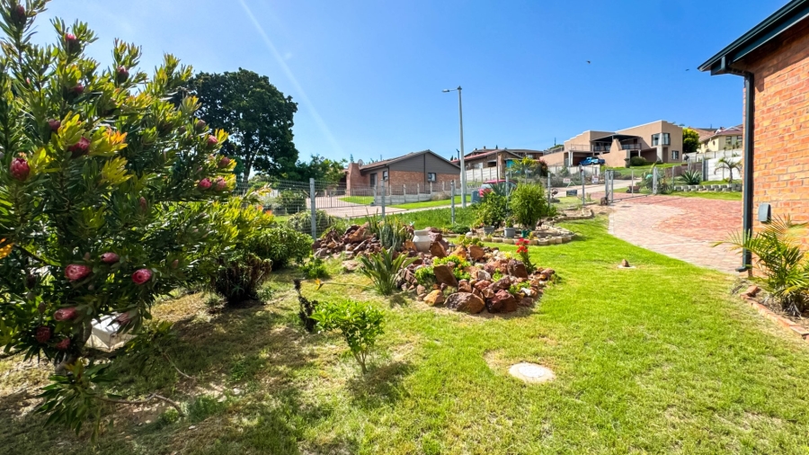 4 Bedroom Property for Sale in Fraaiuitsig Western Cape